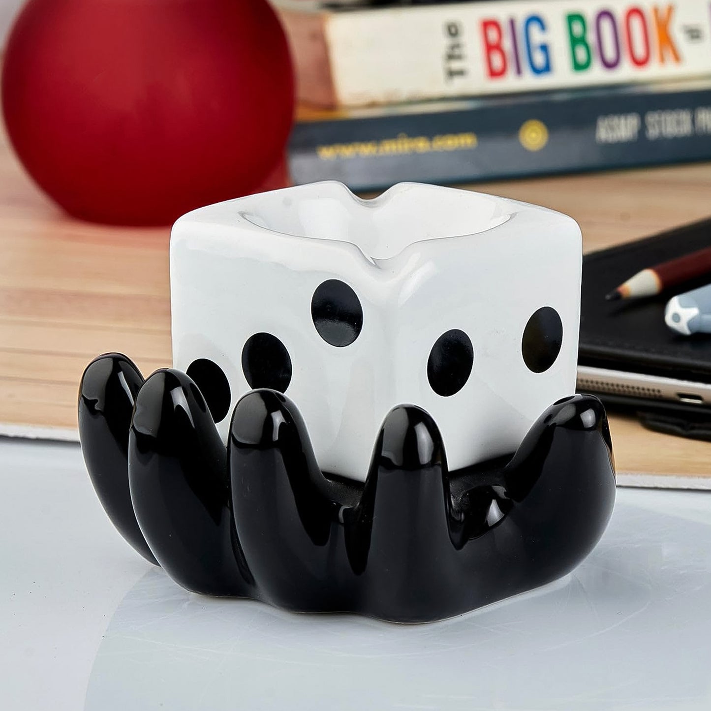 Ceramic Ashtray - Unique And Colourful Smoking Accessory With Retro Vibes - Funky Decor For Smokers And Collectors