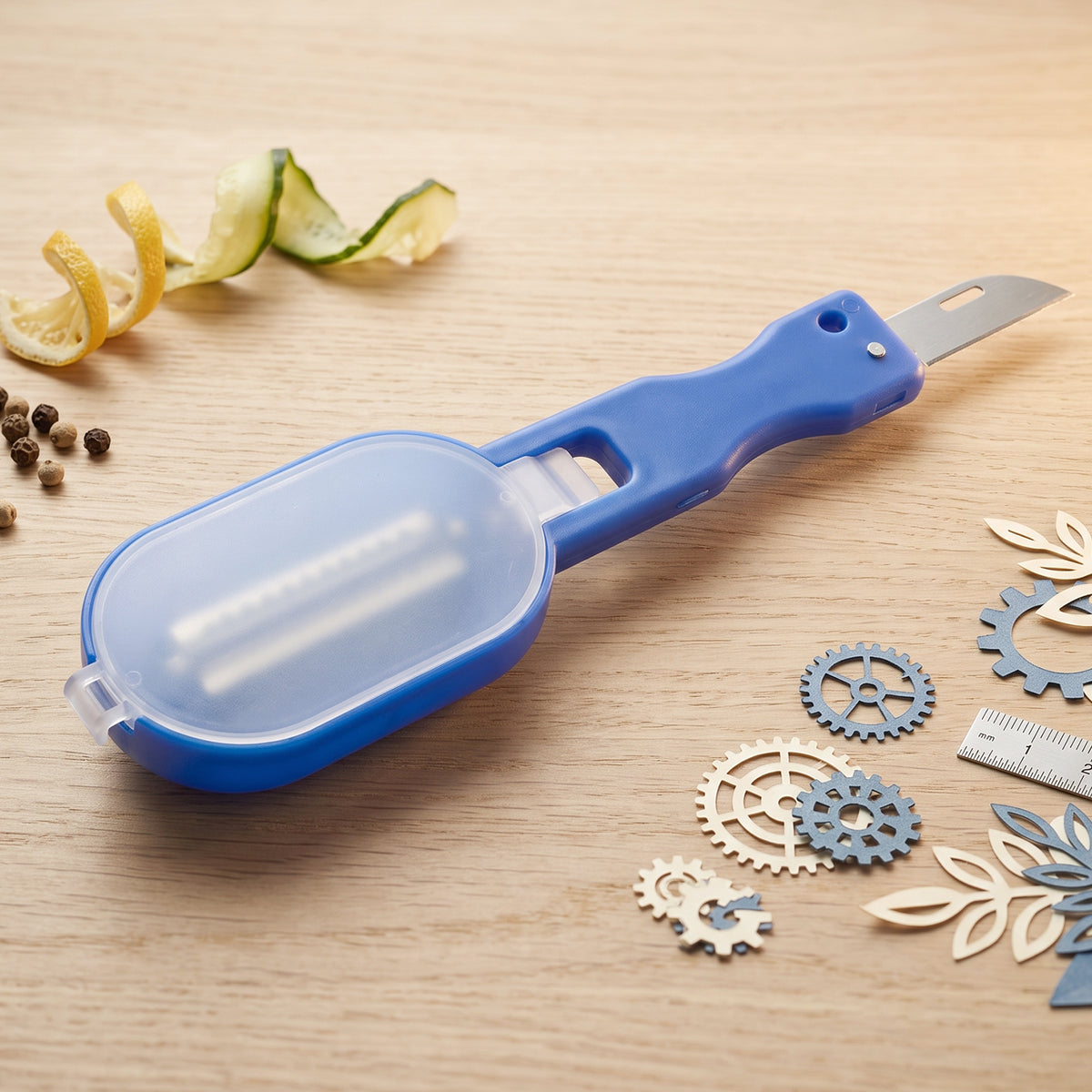 Fish Scaler Scraper With Lid Scale Remover Skin Cleaner For Kitchen (1 Pc)
